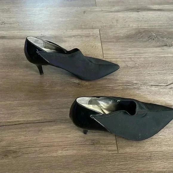 ❤️2/50❤️Bandolino Black Ruched Fabric Heel Bootie Pointed Toe  Slip On size 8.5 - Picture 6 of 8